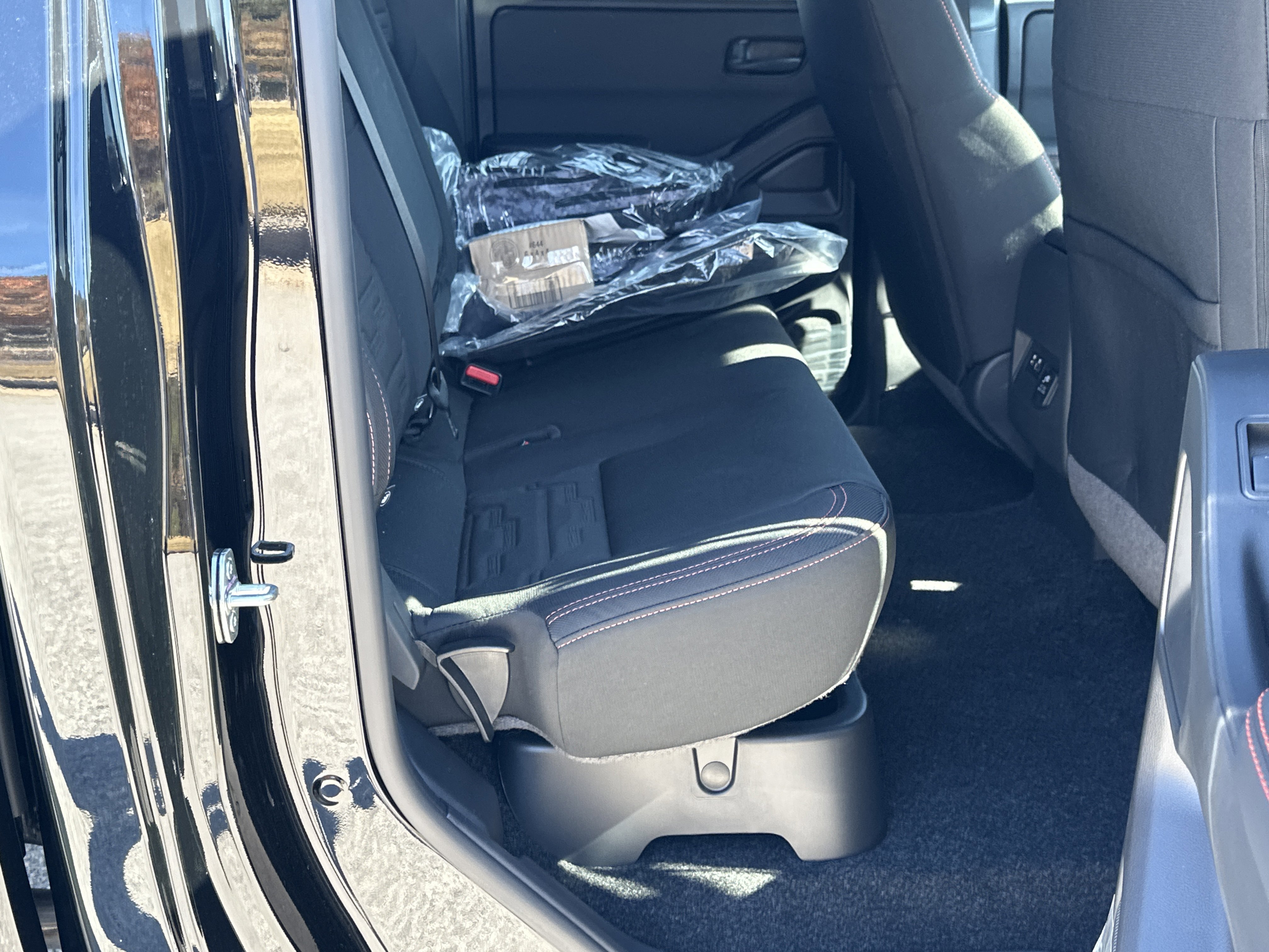 New 2026 Nissan Frontier PRO-4X w/ Pro-4x Convenience Package image 15