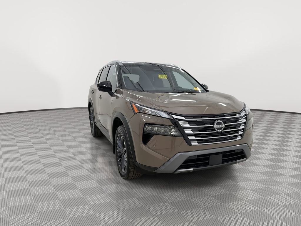 Certified 2025 Nissan Rogue SL w/ Tech Package FWD image 3