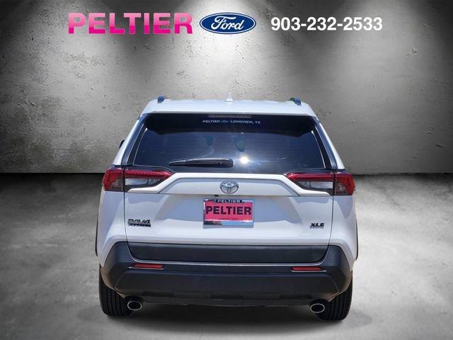 Used 2019 Toyota RAV4 XLE w/ Convenience Package FWD image 6