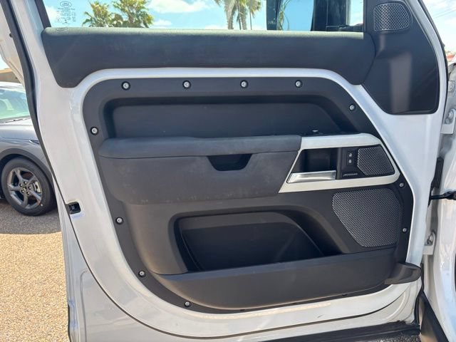 Used 2022 Land Rover Defender 110 S AWD/4WD image 9