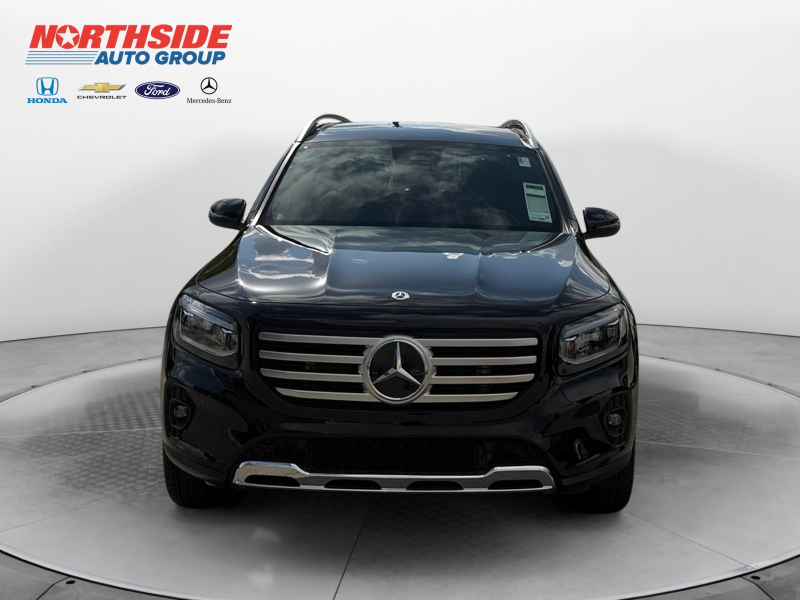 Used 2026 Mercedes-Benz GLB 250 image 2