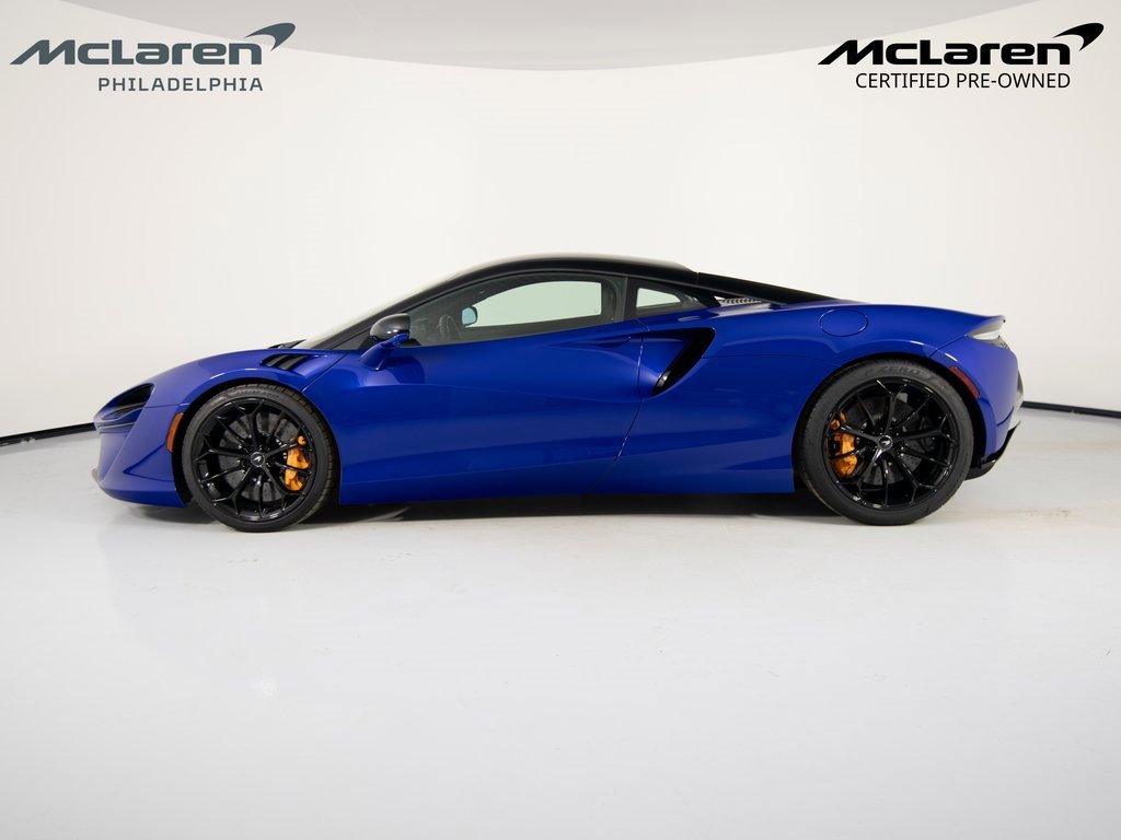 Used 2024 McLaren Artura image 8