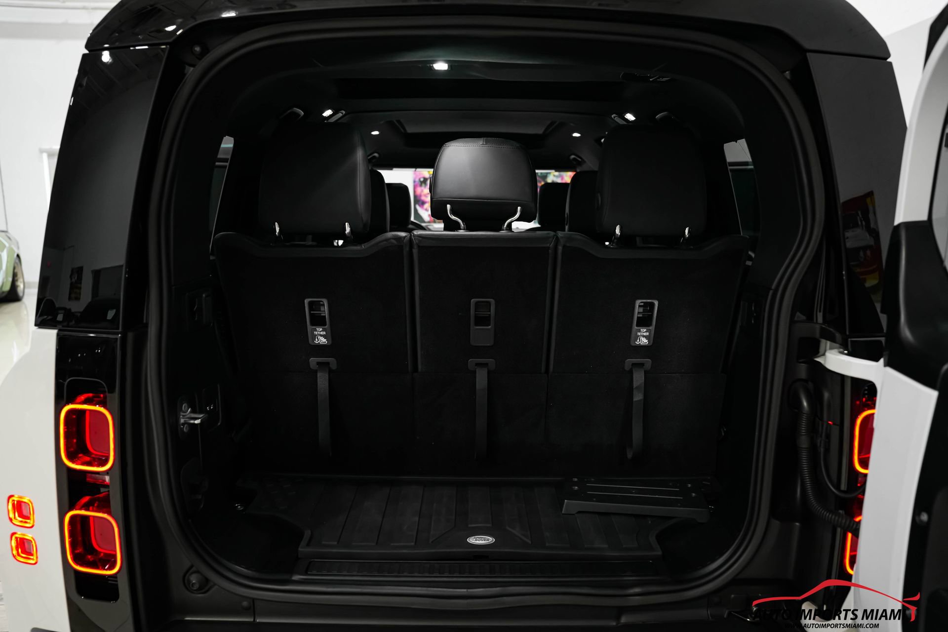 Used 2023 Land Rover Defender 130 X-Dynamic SE image 64