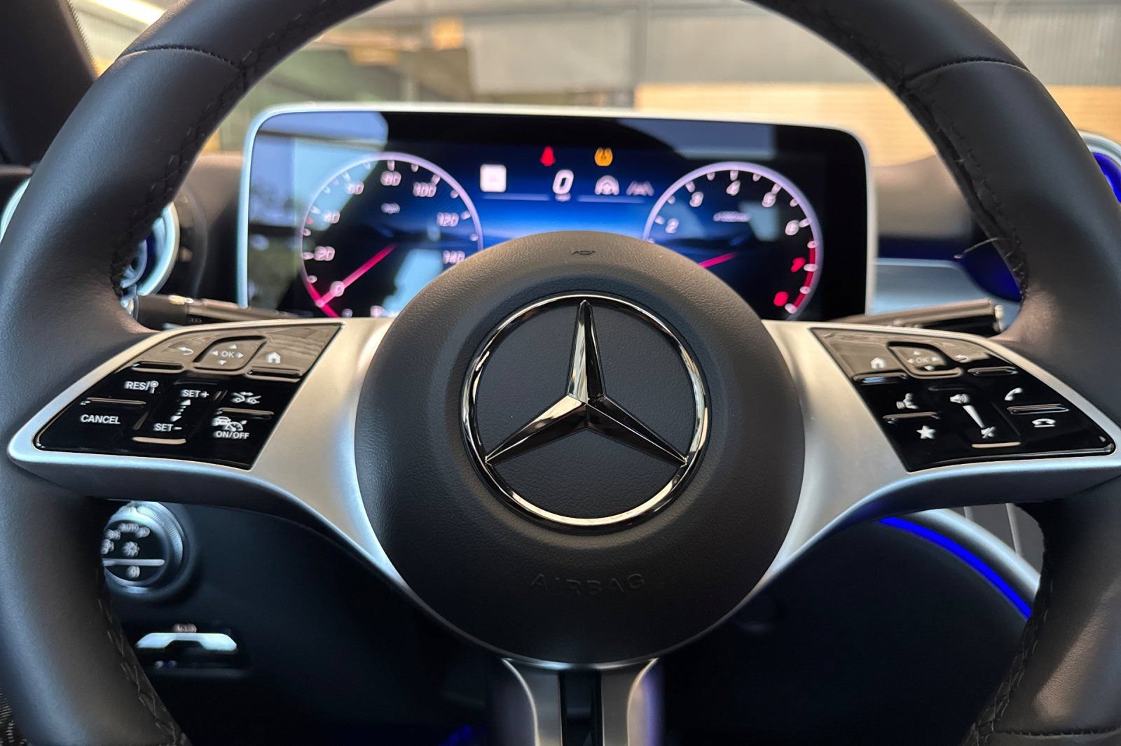 Used 2025 Mercedes-Benz C 300 4MATIC Sedan image 28