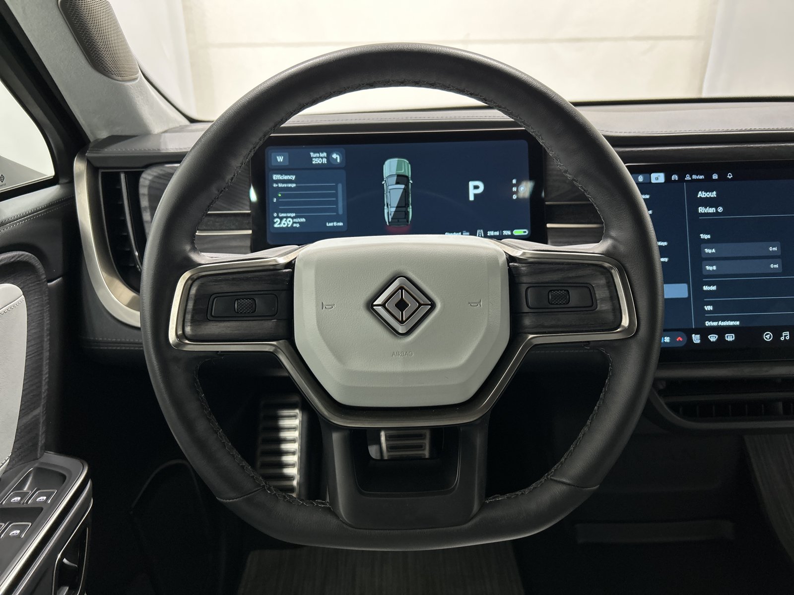 Used 2024 Rivian R1S Adventure AWD/4WD image 28