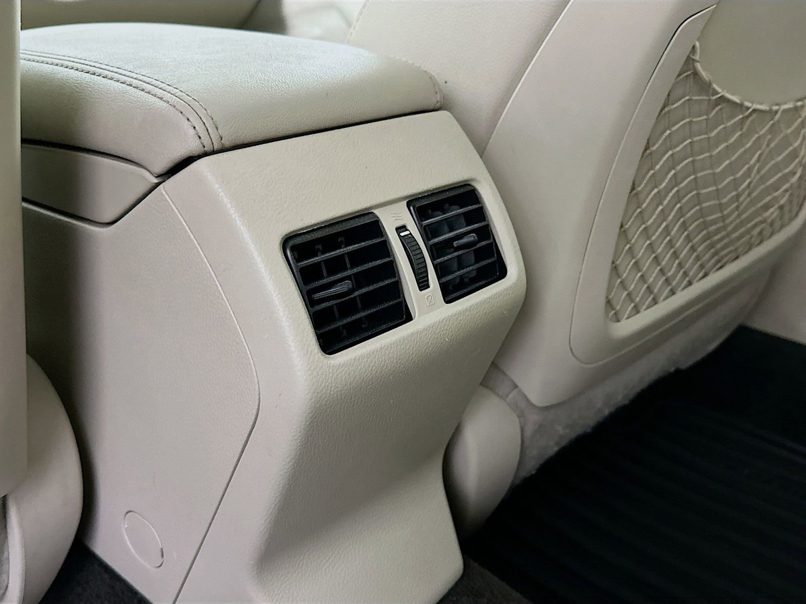 Used 2014 Subaru Outback 3.6R Limited AWD/4WD image 28