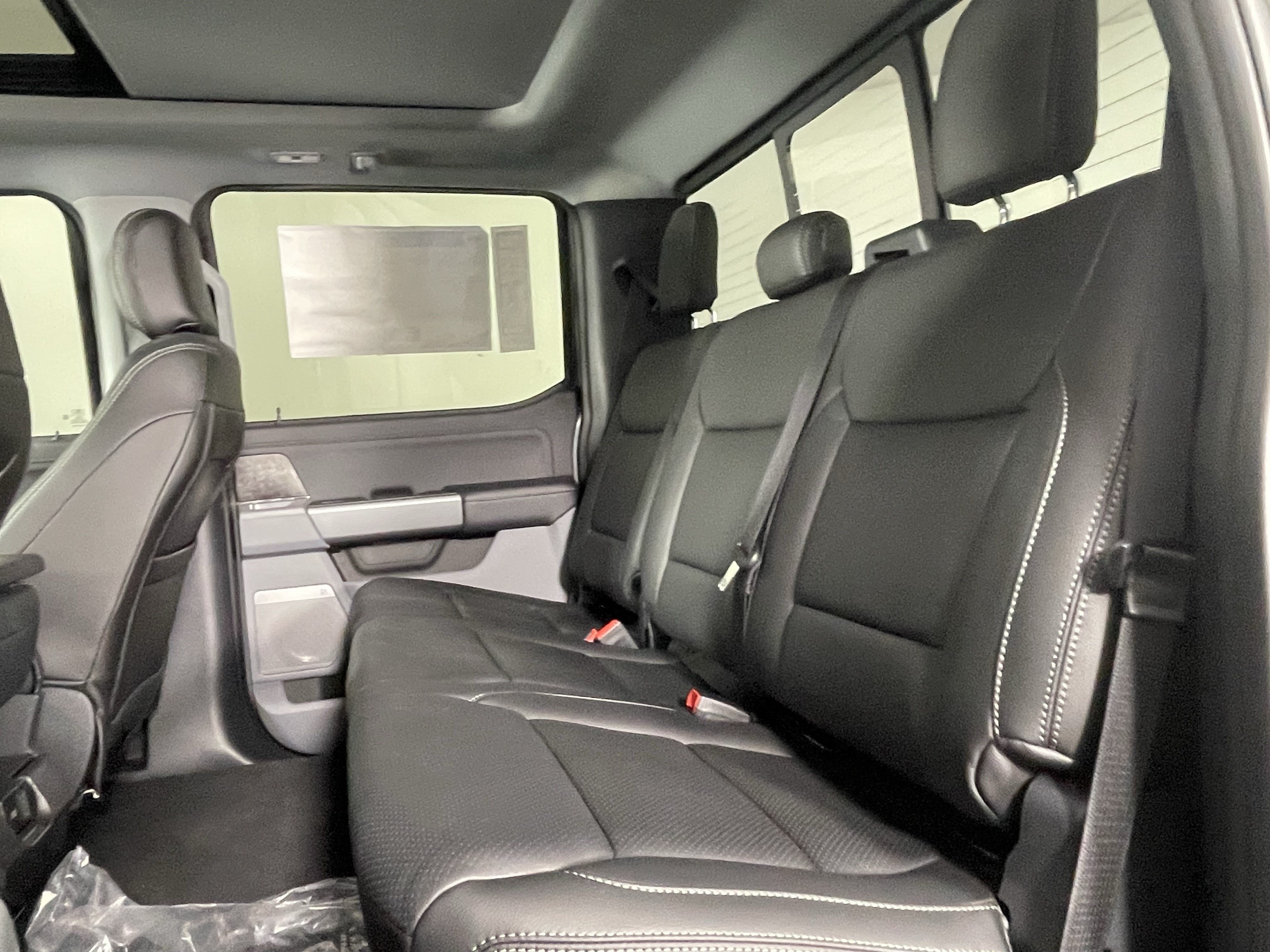 New 2026 Ford F250 XLT w/ XLT Premium Package AWD/4WD image 13