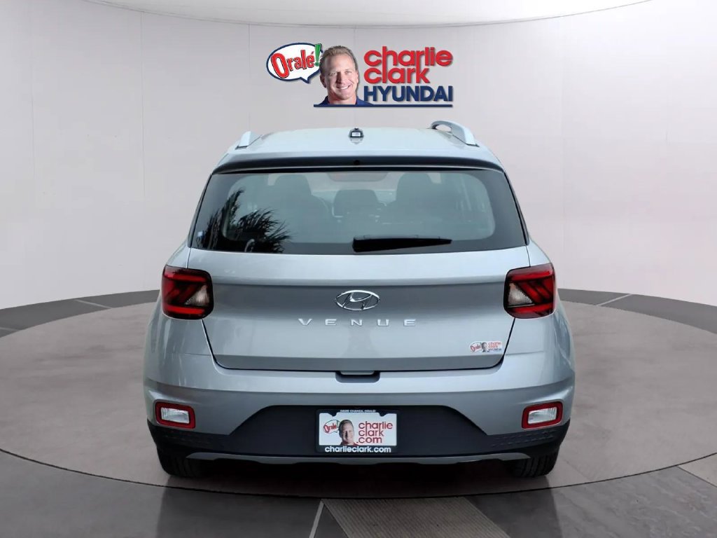 New 2026 Hyundai Venue SEL FWD image 4