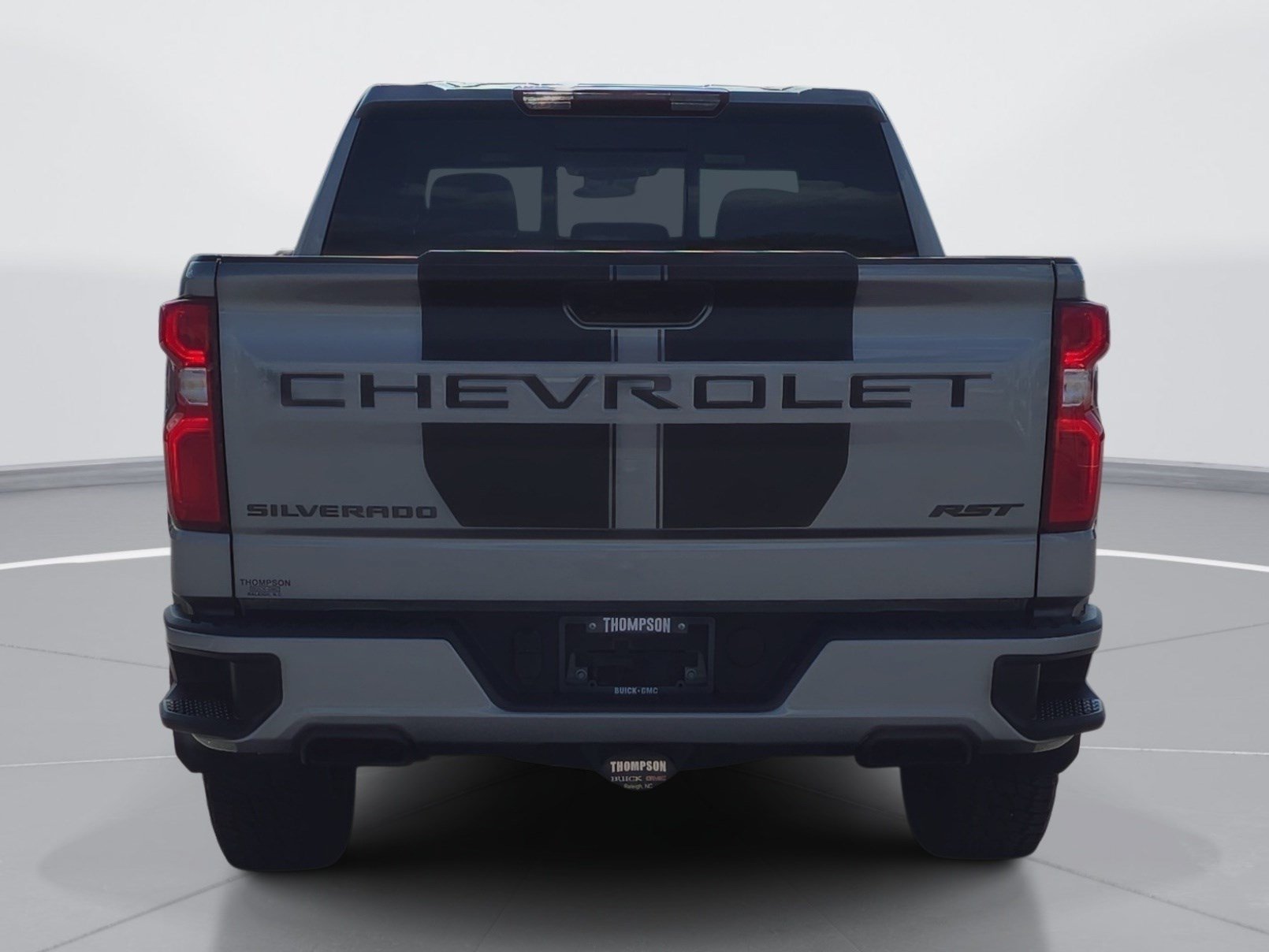 Used 2025 Chevrolet Silverado 1500 RST w/ Rally Edition AWD/4WD image 4