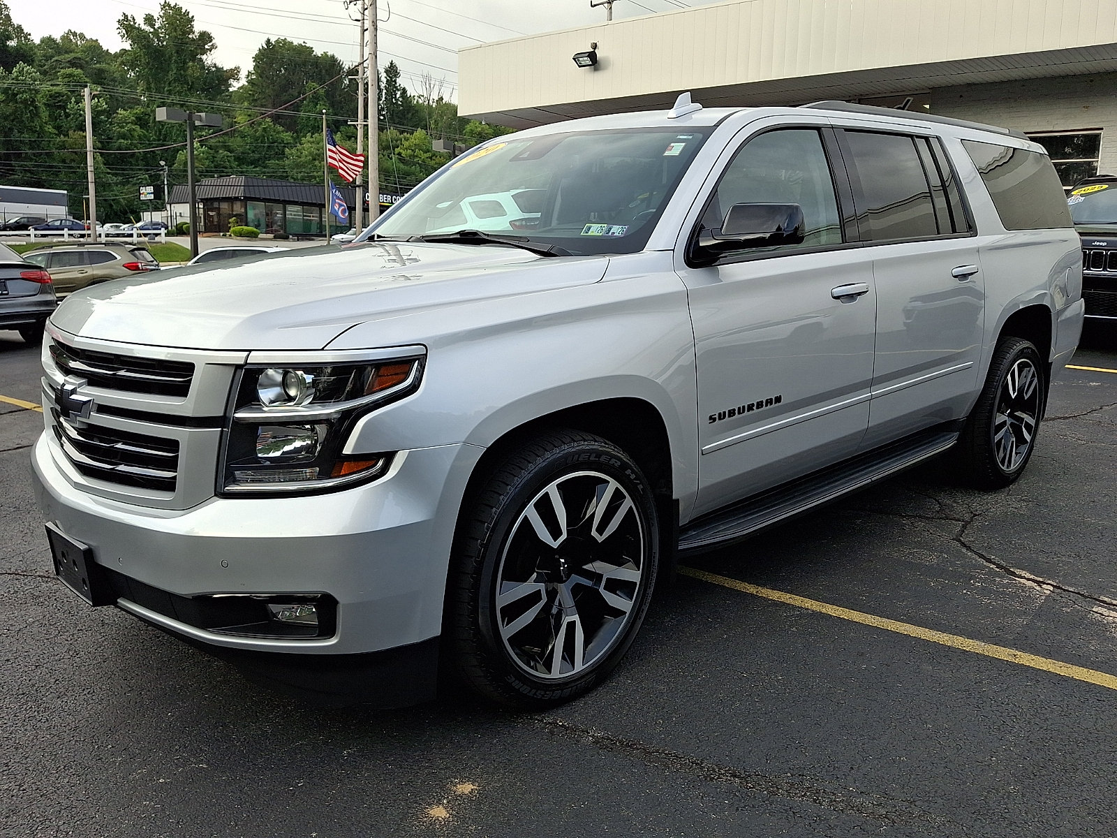 Used 2020 Chevrolet Suburban Premier AWD/4WD image 3