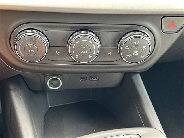 Used 2025 Chevrolet Trax LS w/ LS Convenience Package image 21