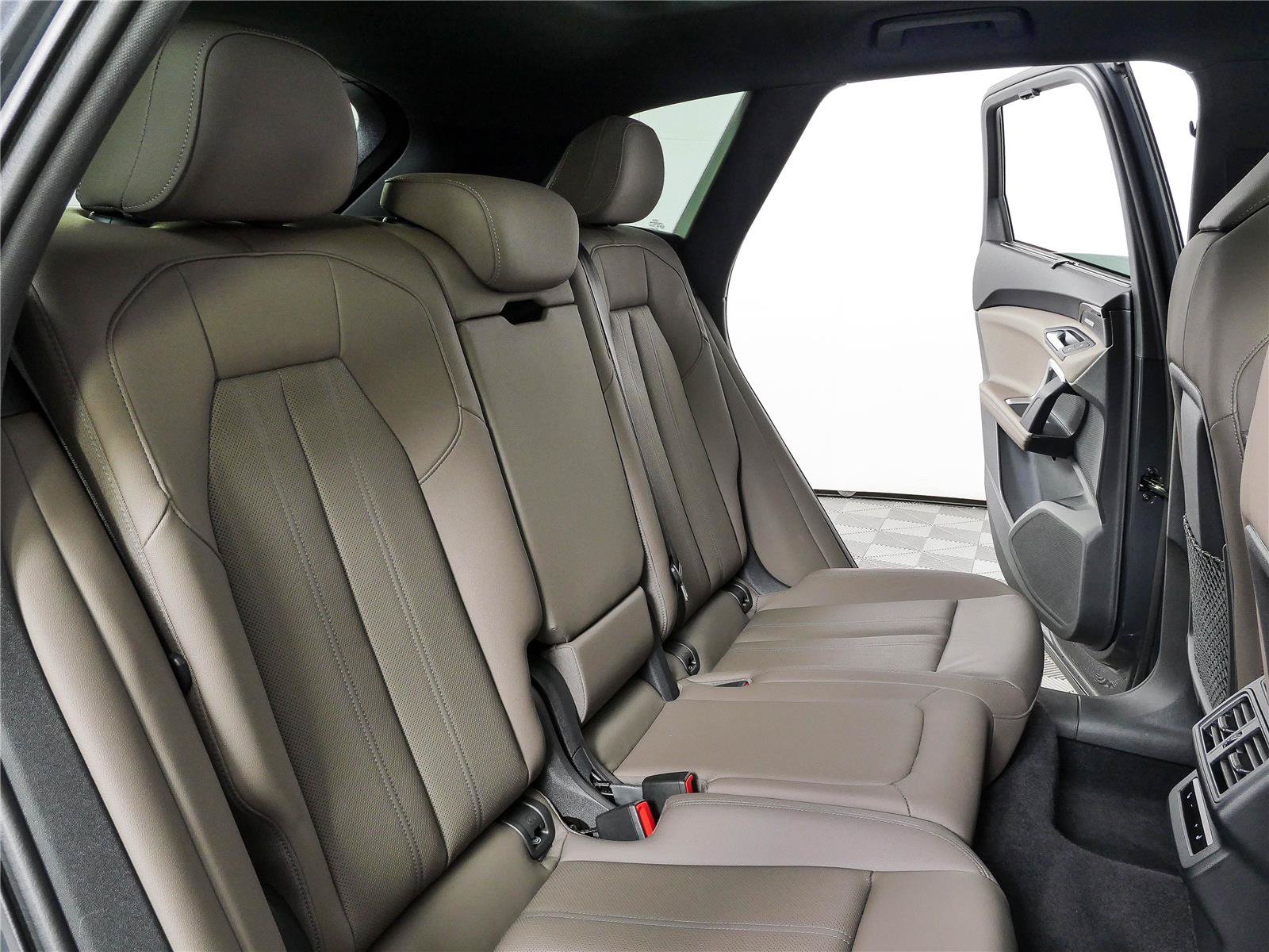 Used 2025 Audi Q5 Prestige AWD/4WD image 23