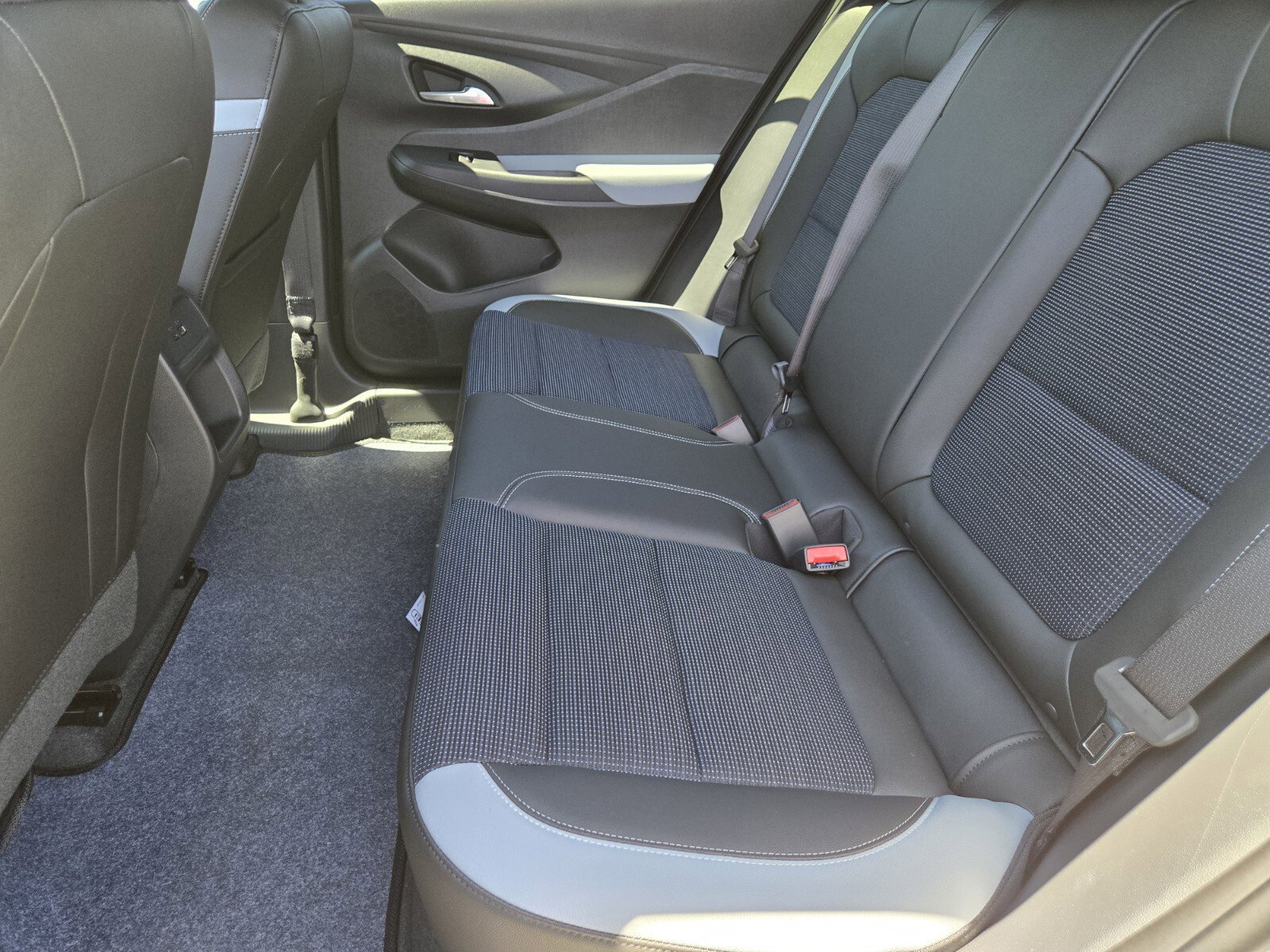 New 2025 Buick Envista Preferred image 7