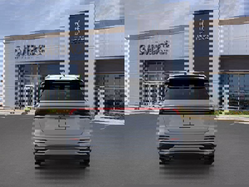 New 2026 Lincoln Nautilus Reserve image 5