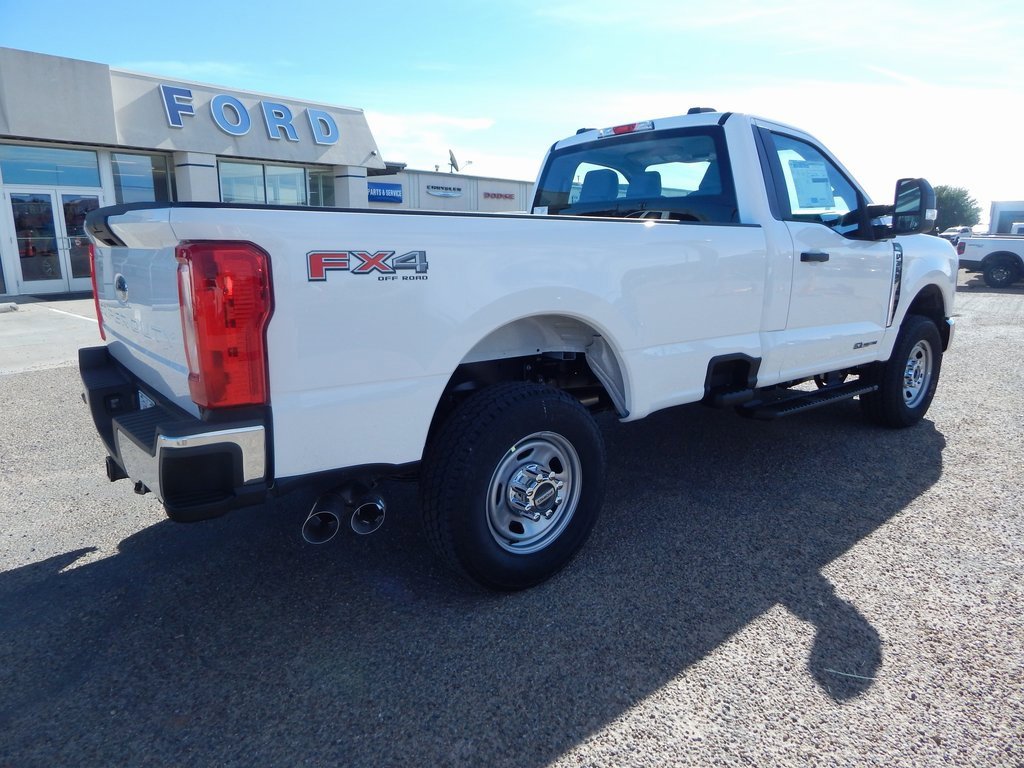 New 2026 Ford F350 4x4 Regular Cab Super Duty image 3