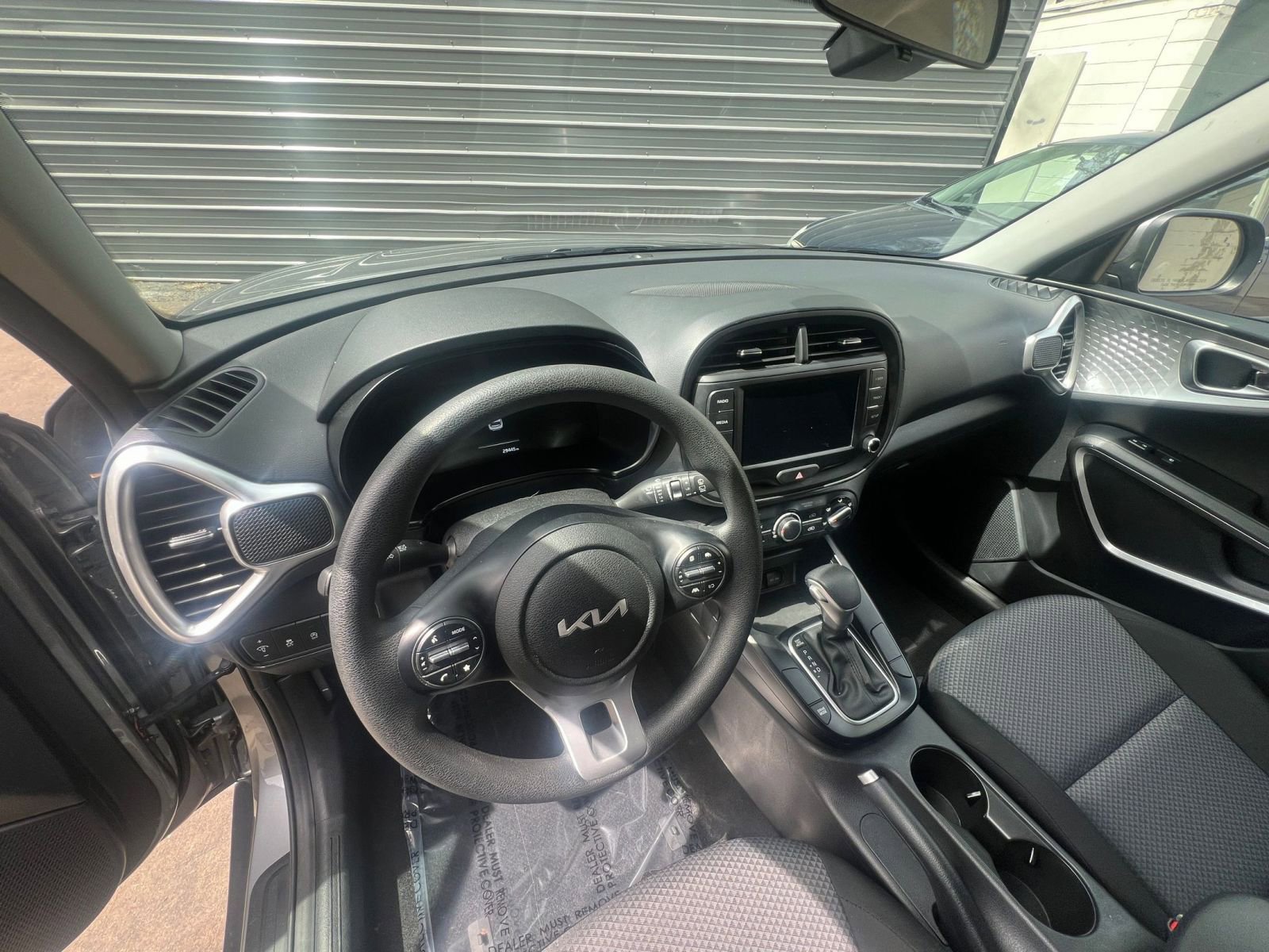 Used 2025 Kia Soul LX w/ LX Technology Package FWD image 28