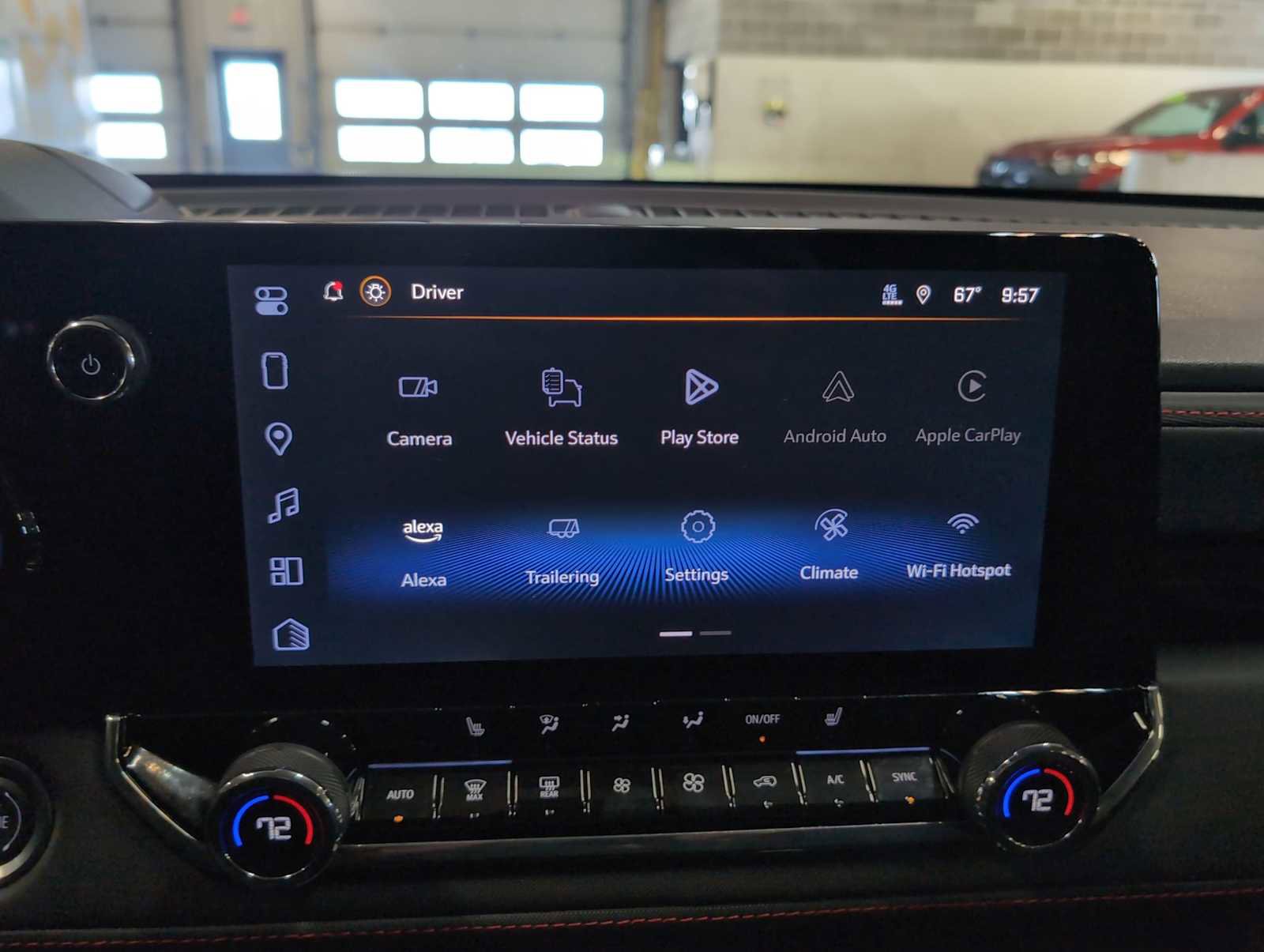 Used 2025 Chevrolet Colorado Z71 w/ Technology Package image 13