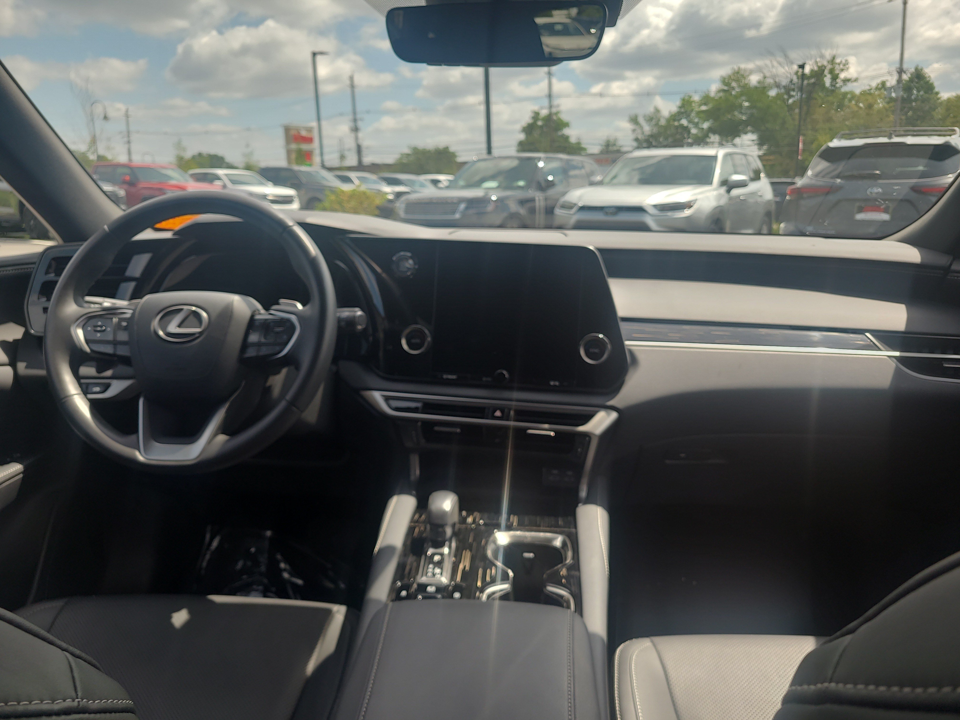Used 2025 Lexus RX 350 FWD w/ Technology Package image 18