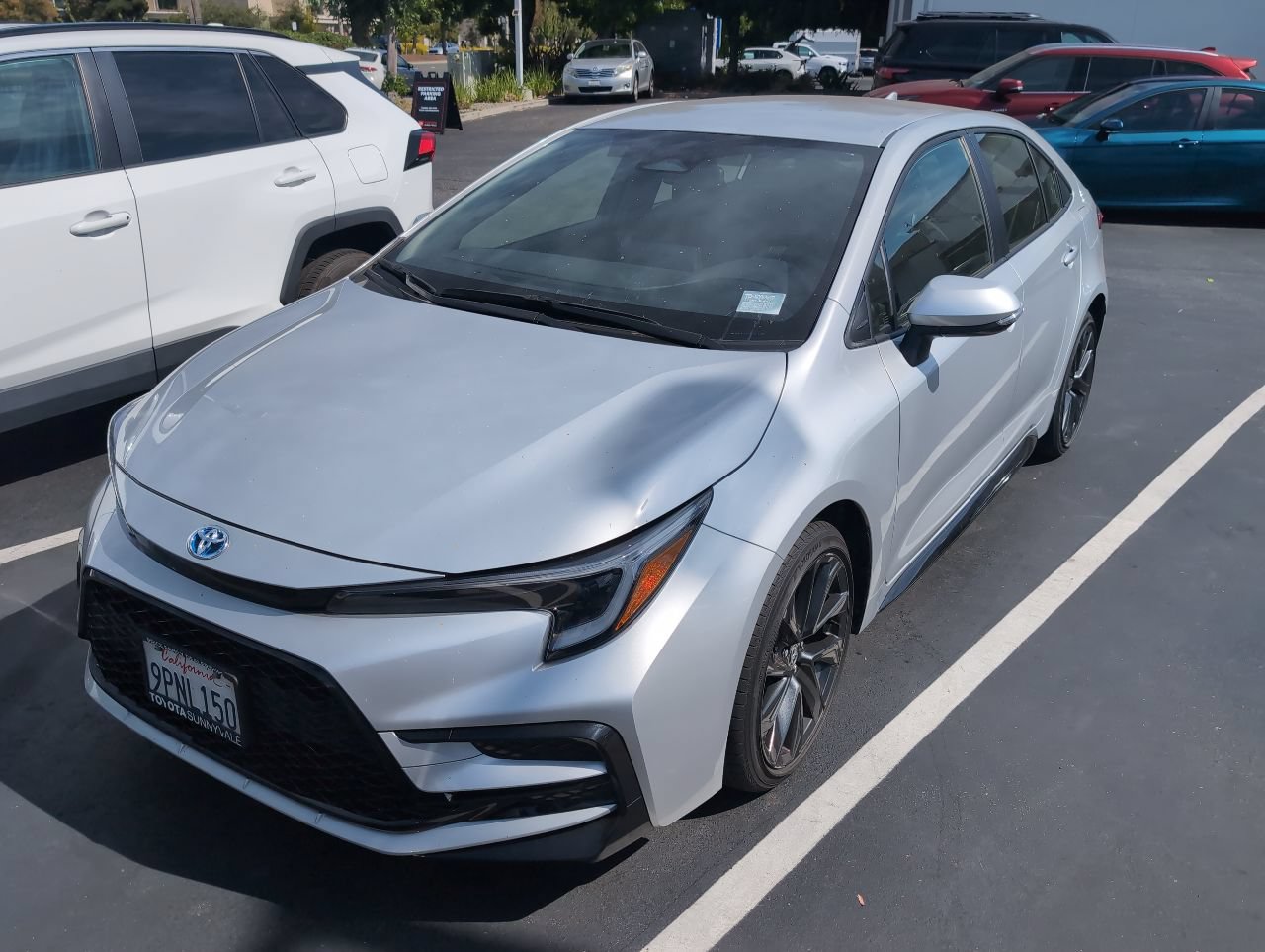Certified 2025 Toyota Corolla SE FWD image 1