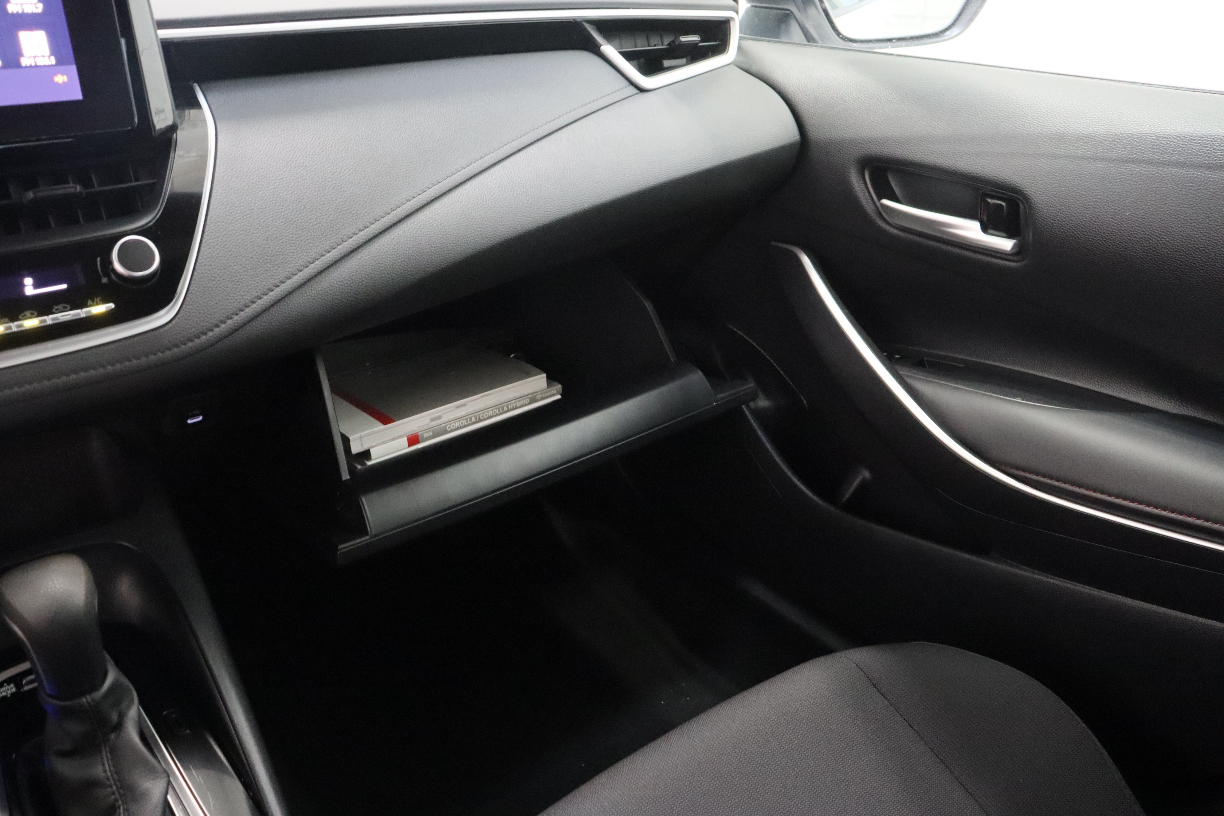 Certified 2024 Toyota Corolla SE FWD image 21