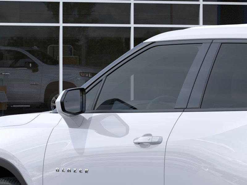 New 2025 Chevrolet Blazer LT w/ Driver Confidence Package FWD image 12