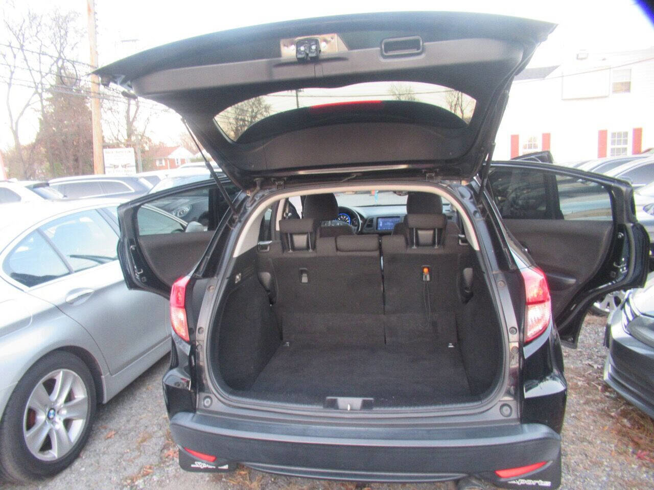 Used 2016 Honda HR-V LX image 12