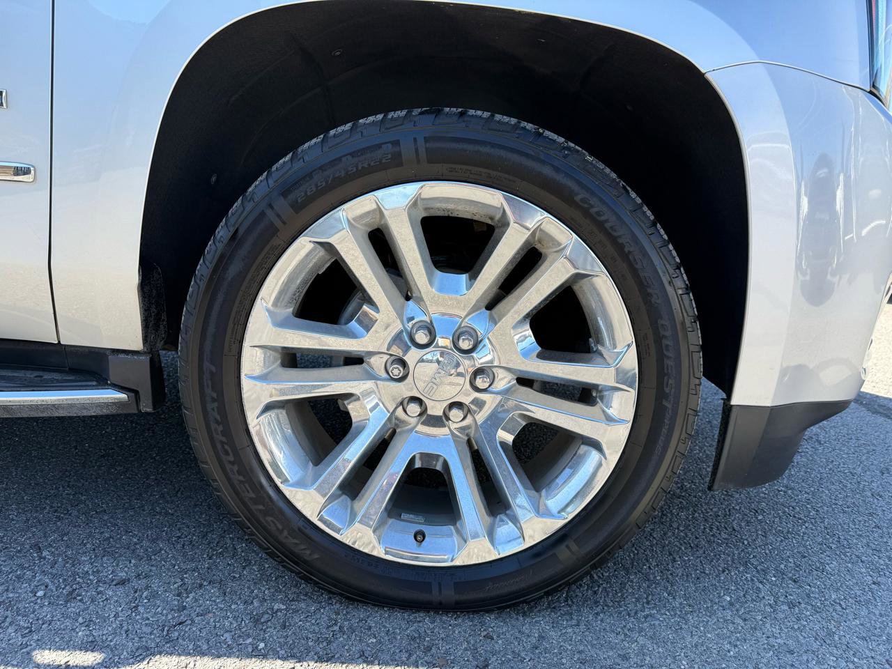 Used 2018 GMC Yukon SLT w/ Premium Edition image 44