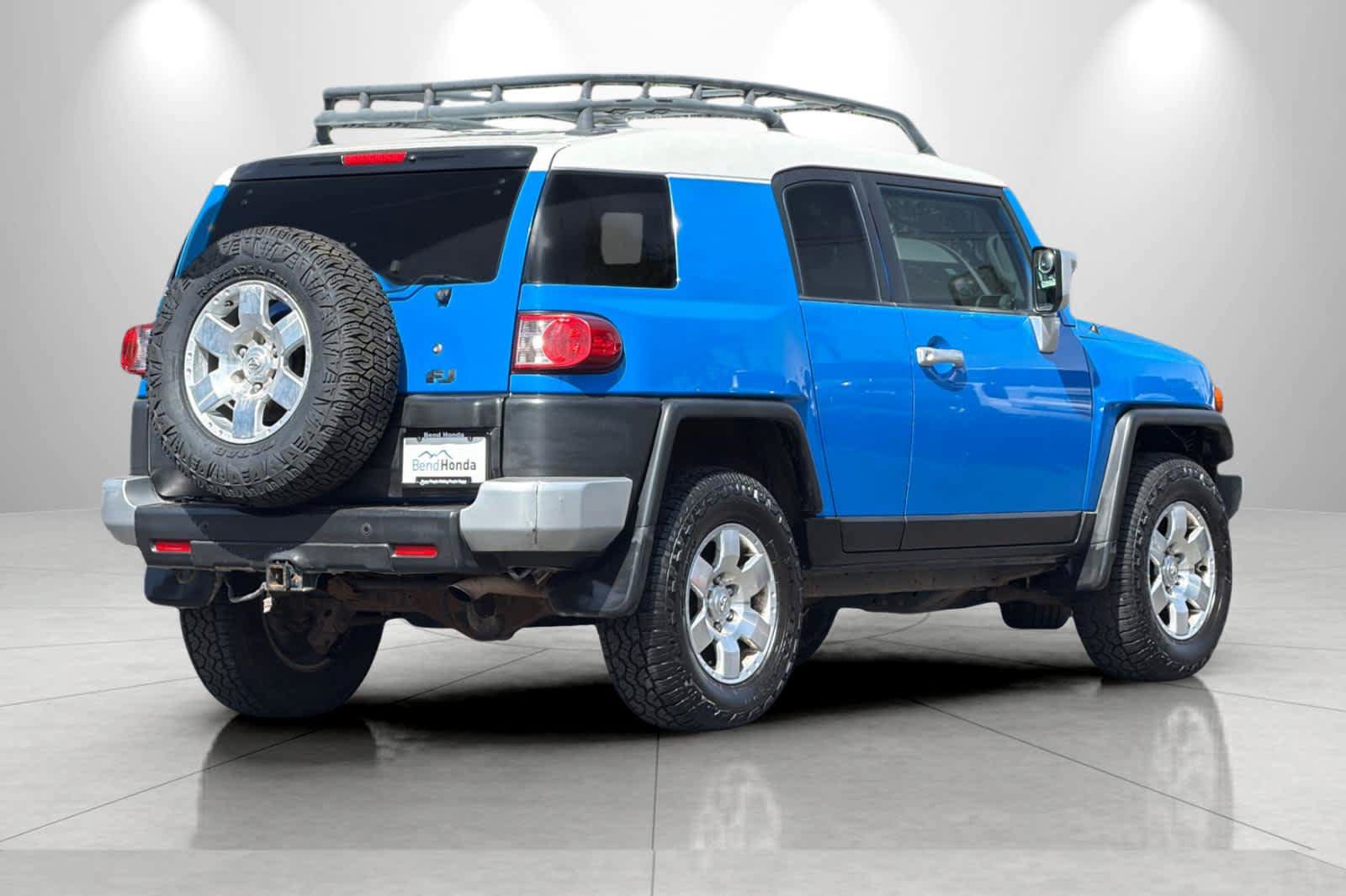 Used 2007 Toyota FJ Cruiser 4WD video 2
