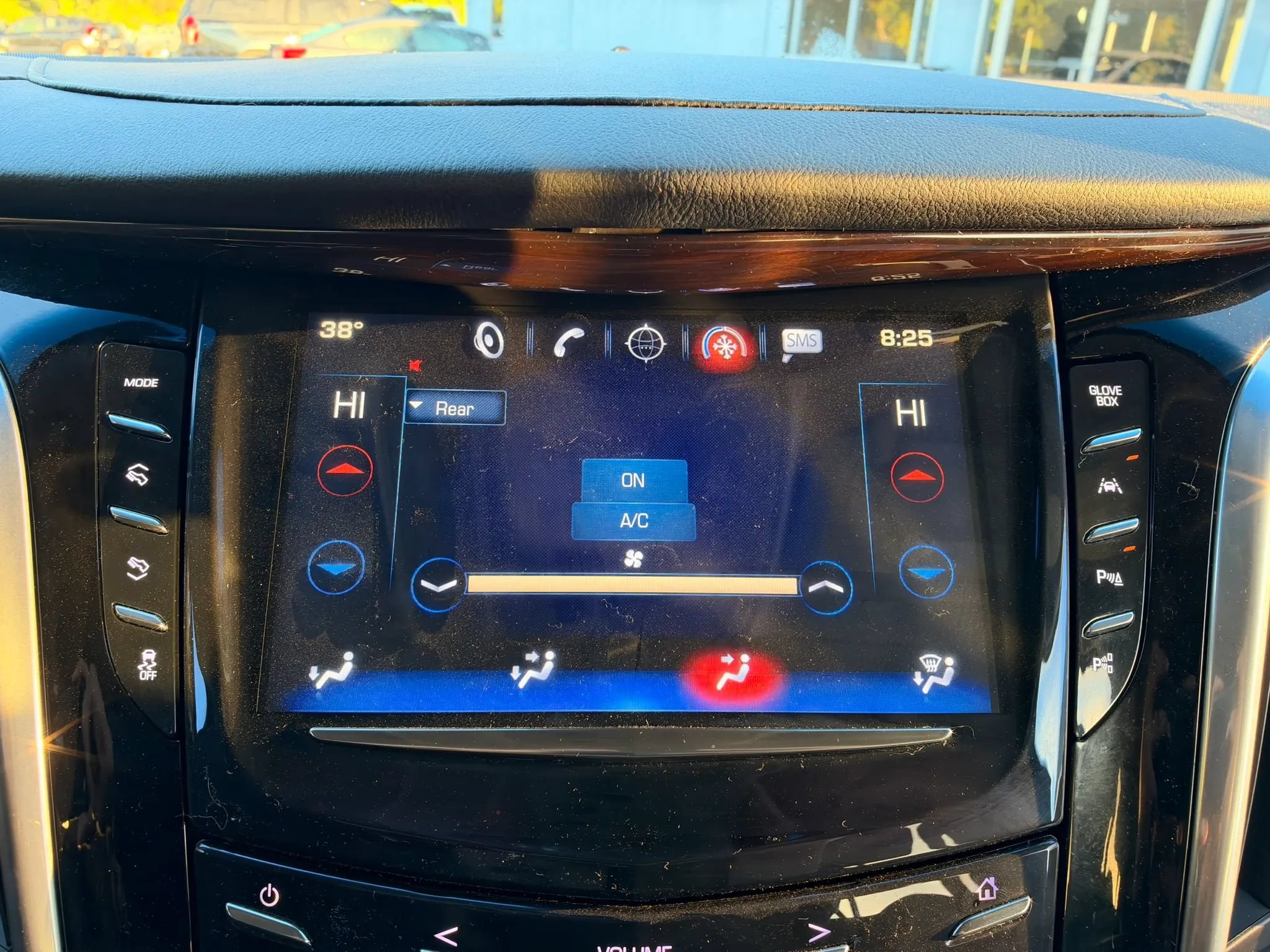 Used 2019 Cadillac Escalade Luxury w/ Escalade Sport Edition AWD/4WD image 14