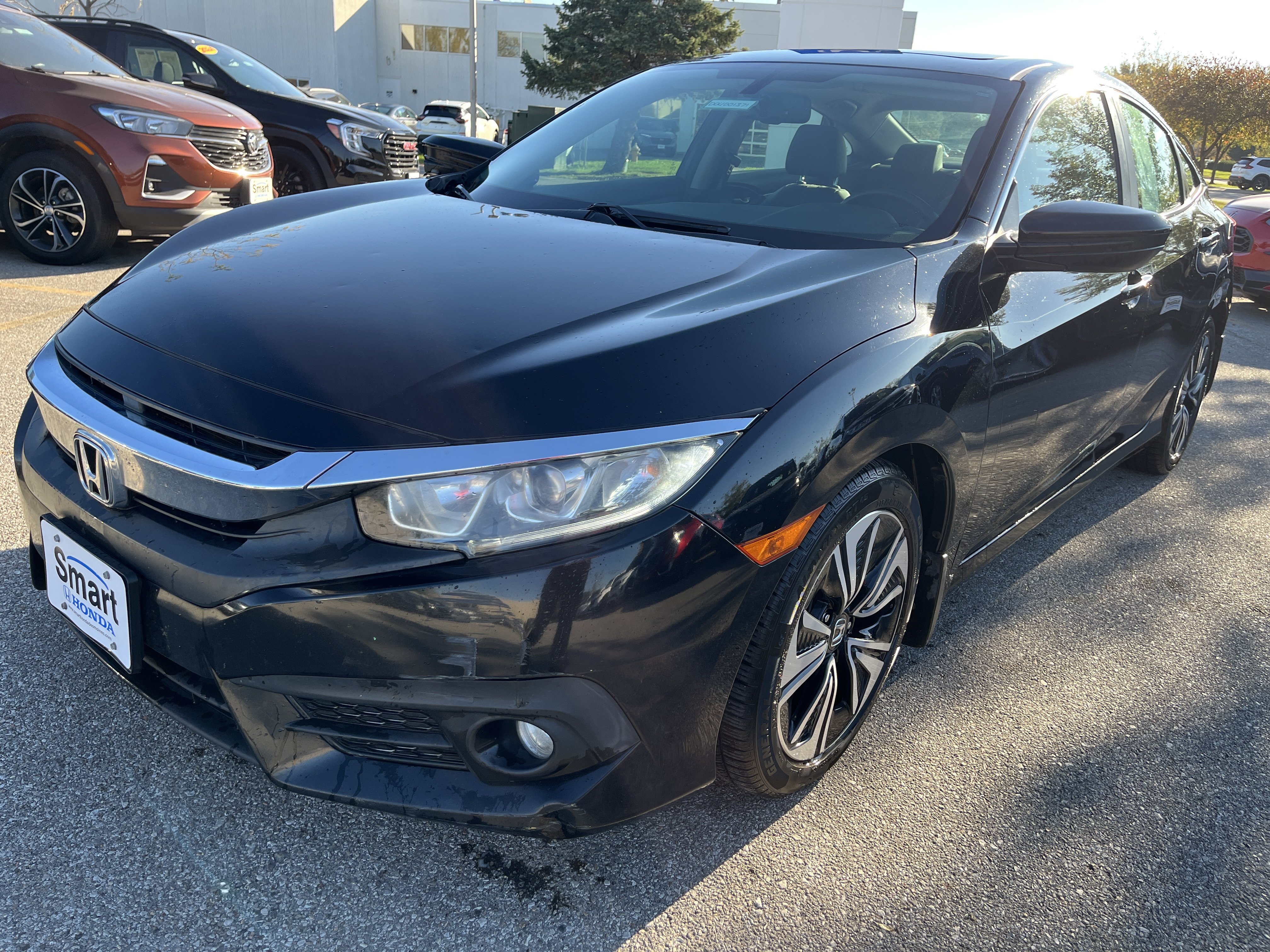 Used 2017 Honda Civic EX-L image 2