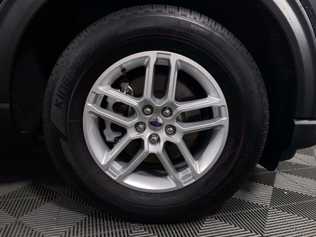 Used 2025 Ford Explorer Active AWD/4WD image 11