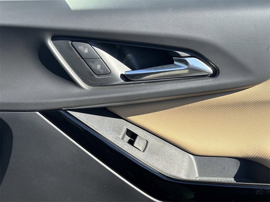 Used 2025 Chevrolet Equinox ACTIV w/ Safety and Technology Package image 29