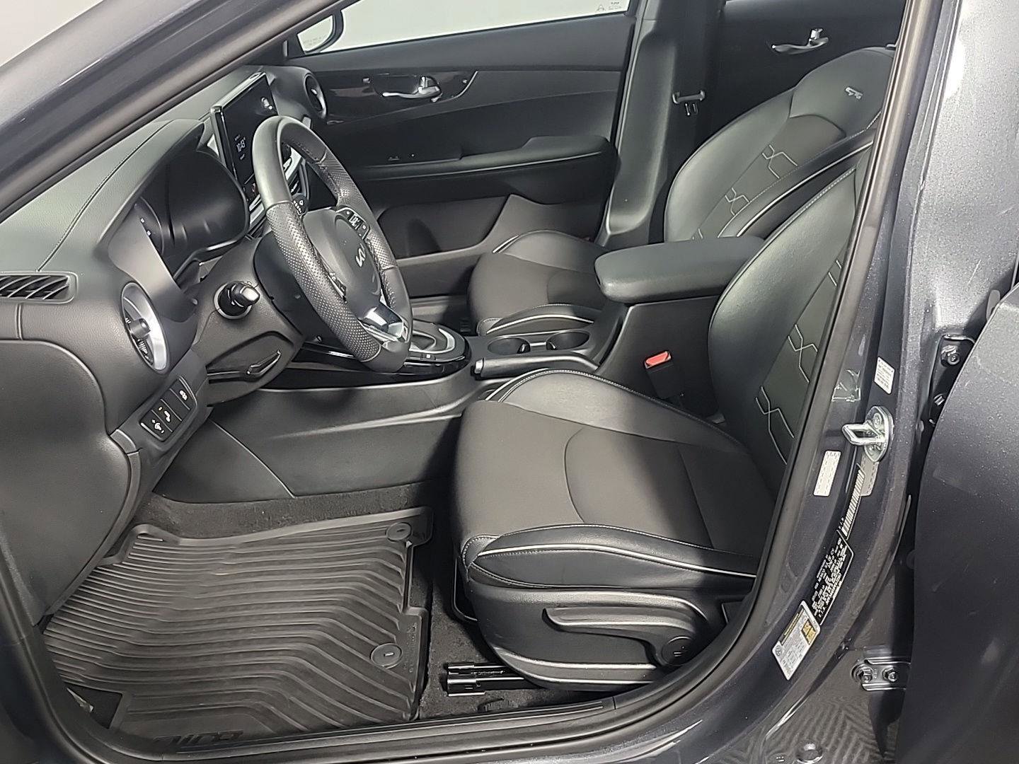 Used 2023 Kia Forte GT-Line image 19