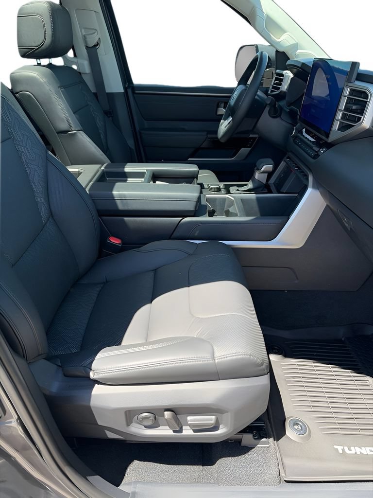Used 2024 Toyota Tundra Limited AWD/4WD image 12