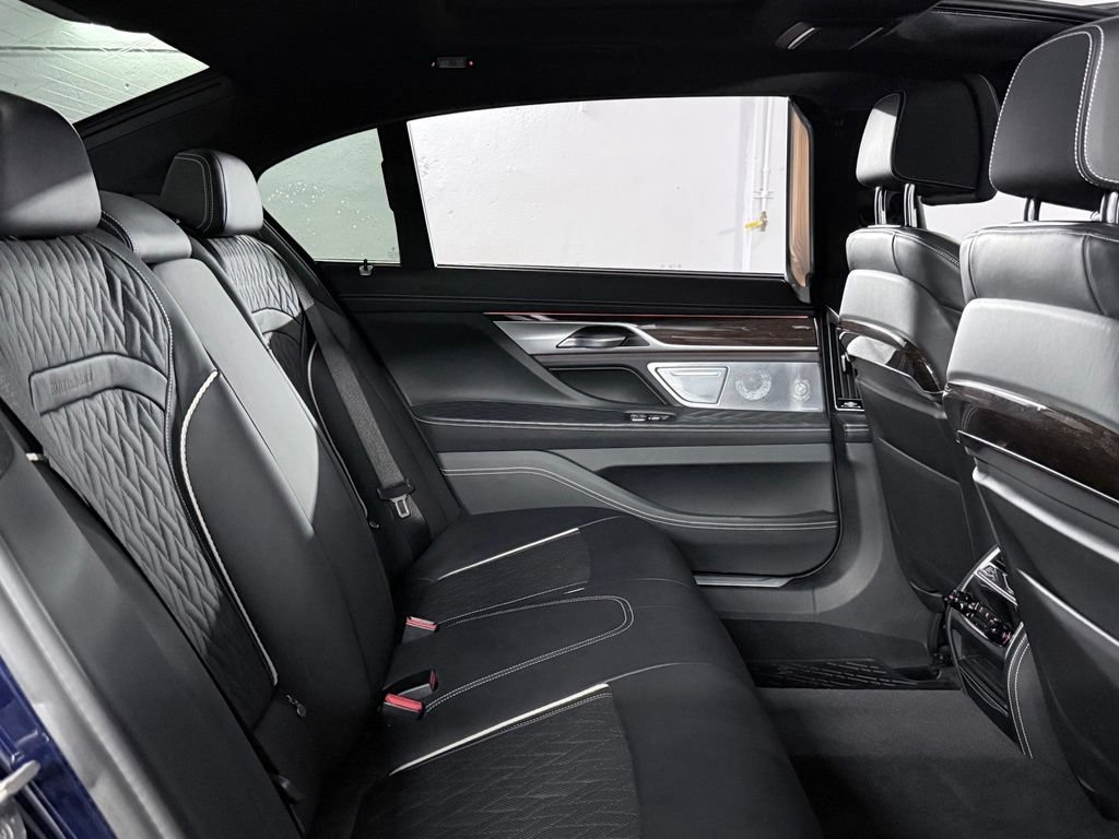 Used 2022 BMW 750Li xDrive AWD/4WD image 27