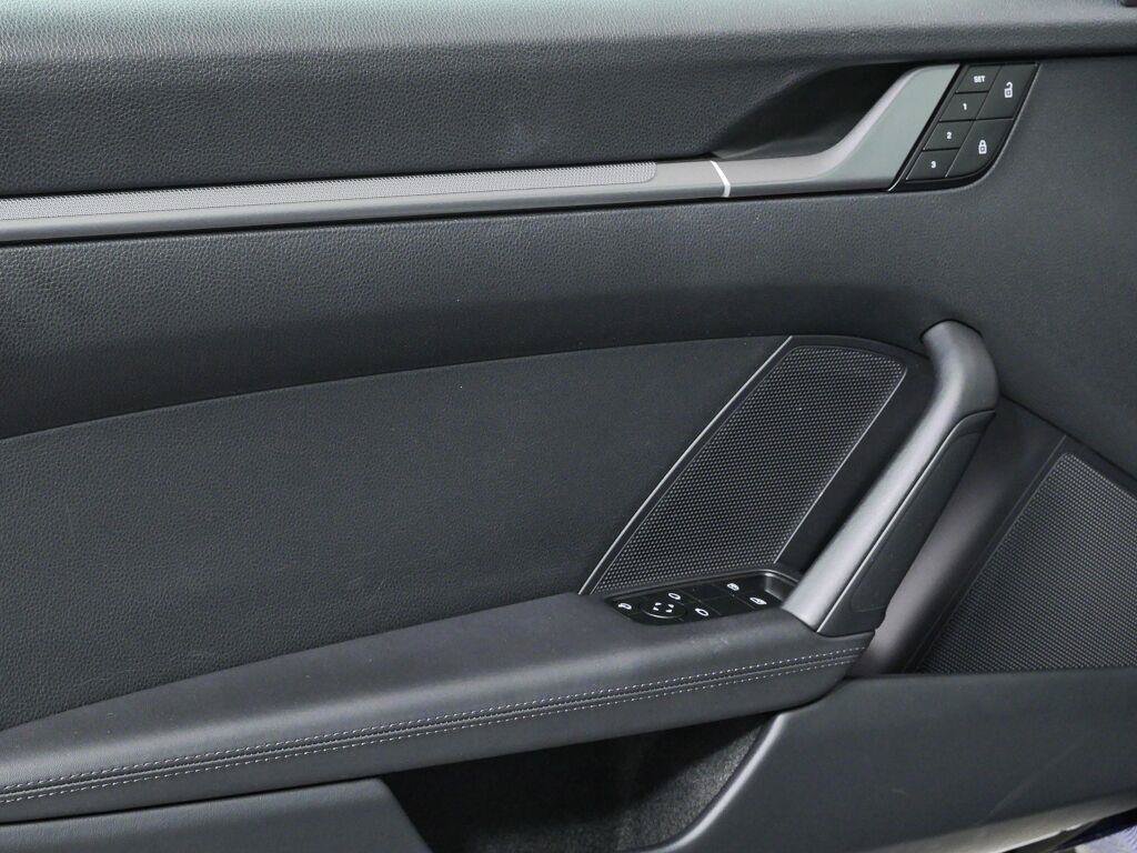 Used 2023 Porsche 911 Carrera RWD image 6