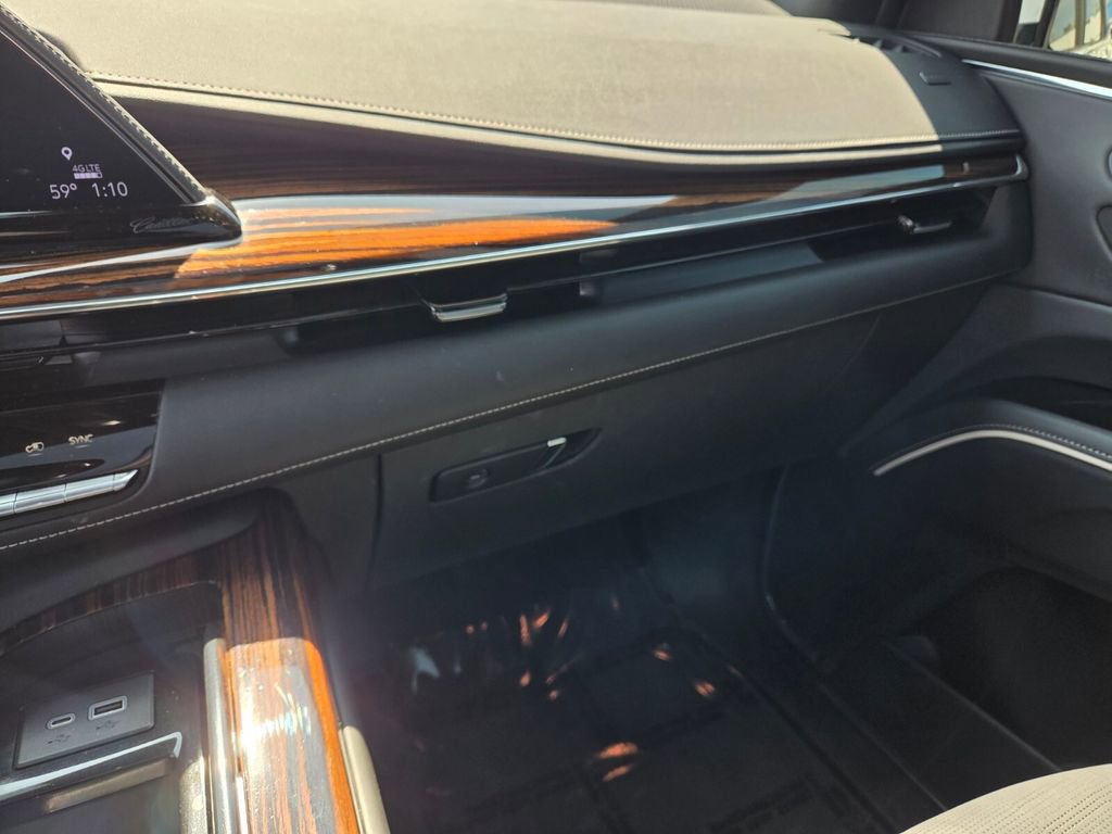 Used 2023 Cadillac Escalade Premium Luxury image 29