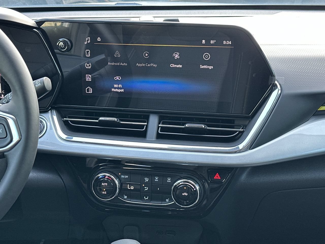 New 2026 Chevrolet Trax LT w/ LT Convenience Package FWD image 19