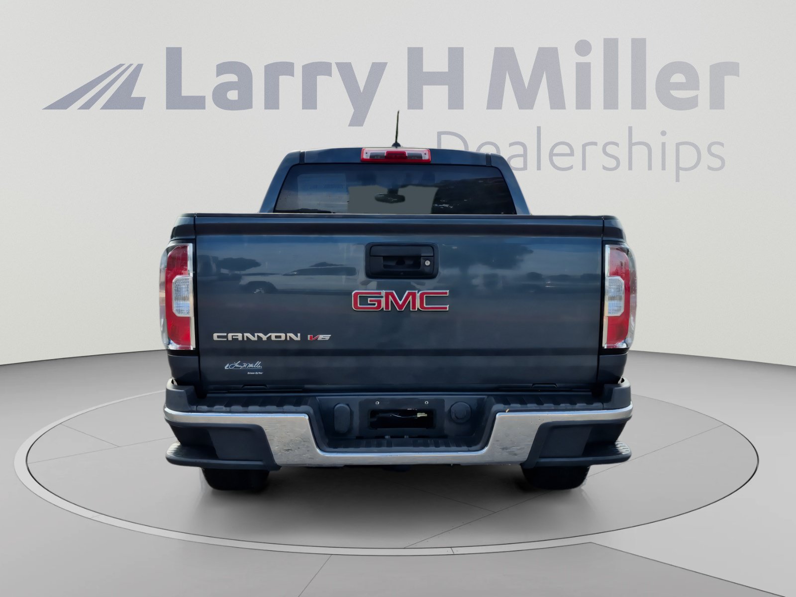 Used 2020 GMC Canyon 2WD Crew Cab w/ Convenience Package image 4