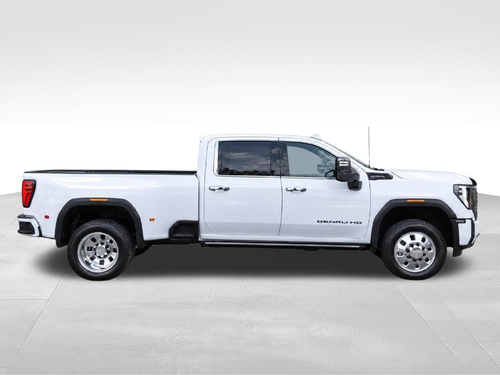 New 2026 GMC Sierra 3500 Denali Ultimate w/ LPO, Black Badging Package AWD/4WD image 9
