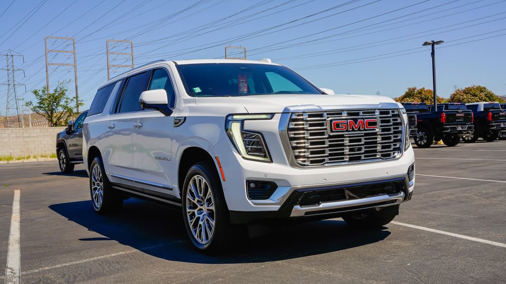 New 2026 GMC Yukon XL Denali w/ Denali Reserve Package AWD/4WD image 5