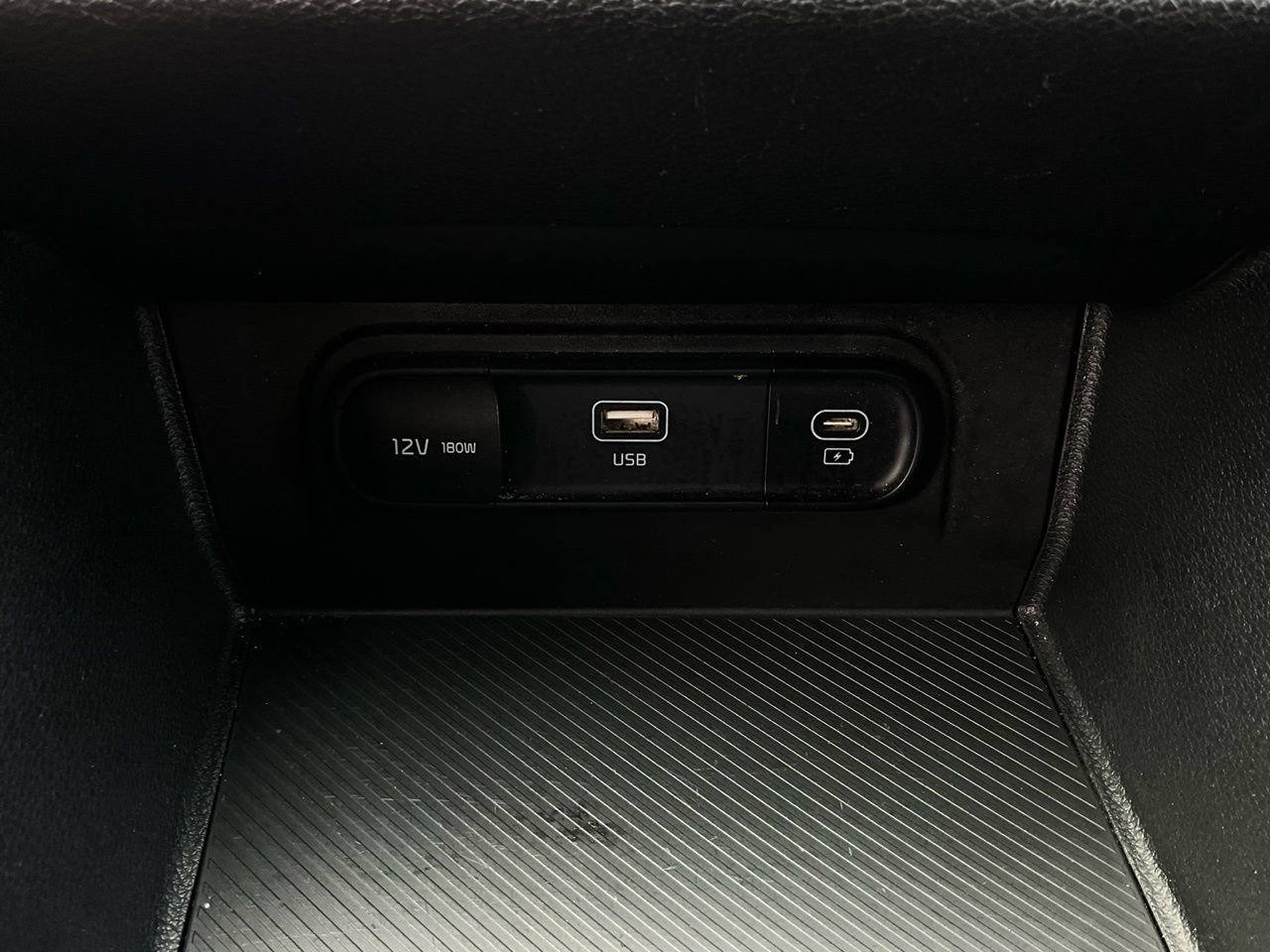 Used 2025 Kia Sportage LX image 23