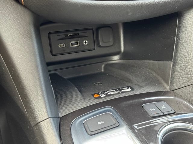 Used 2022 Chevrolet Equinox Premier AWD/4WD image 20