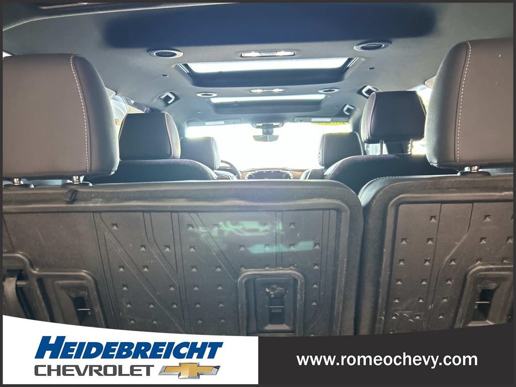 Used 2023 Chevrolet Traverse Premier w/ LPO, Floor Liner Package AWD/4WD image 32