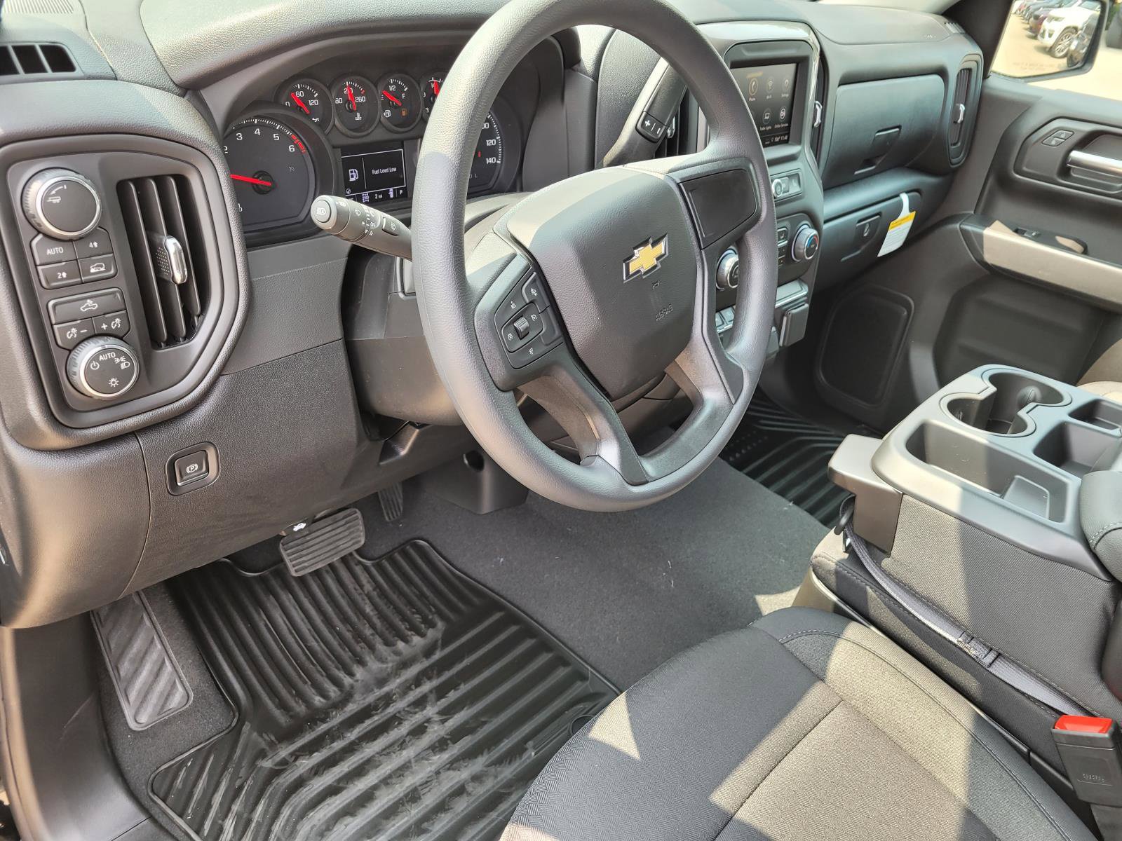 New 2026 Chevrolet Silverado 1500 Custom AWD/4WD image 15