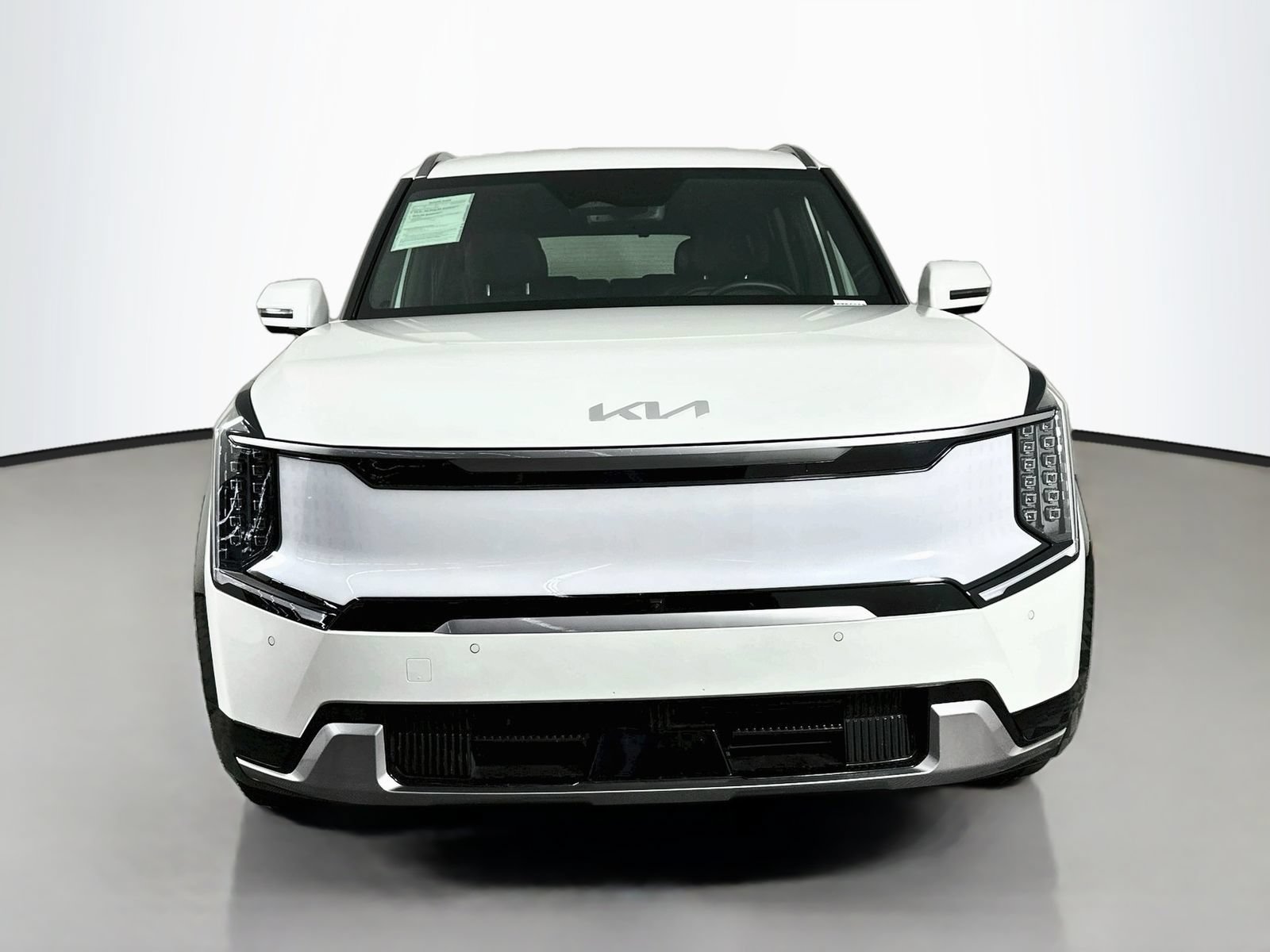 Used 2024 Kia EV9 Land AWD/4WD image 2