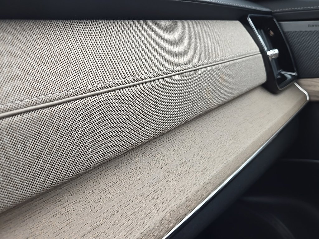 Certified 2026 Volvo XC90 B6 Plus AWD/4WD image 23