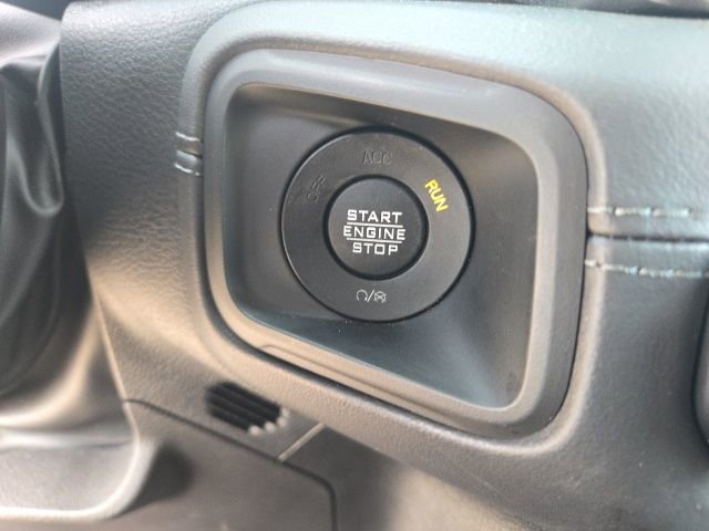Used 2025 Jeep Wrangler Unlimited Sahara AWD/4WD image 18