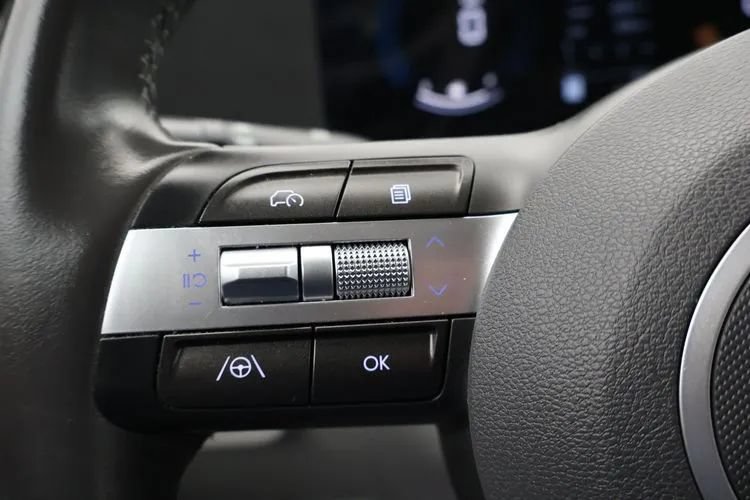 Used 2025 Hyundai Kona SEL FWD image 24