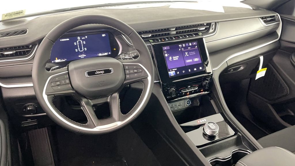 New 2025 Jeep Grand Cherokee L Laredo image 15